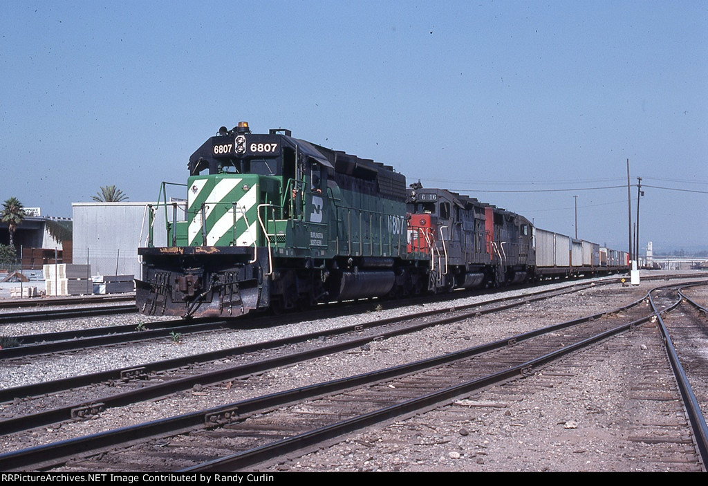 BN 6807 at Colton